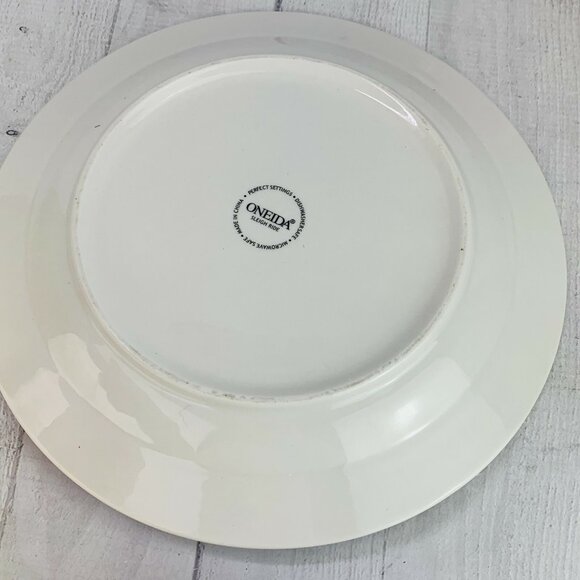 Oneida SLEIGH RIDE  Red Checks Trees Stoneware Christmas Dinner Plates Set of 3 - Picture 7 of 9